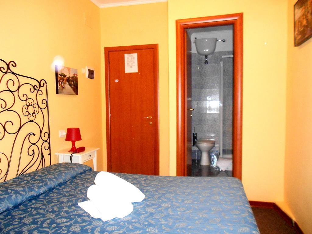 Hotel Rona