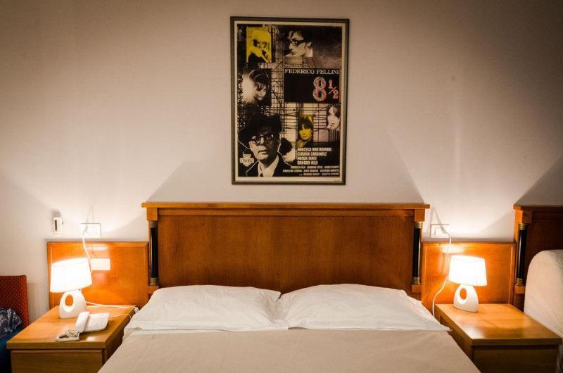 Hotel Rona 2*