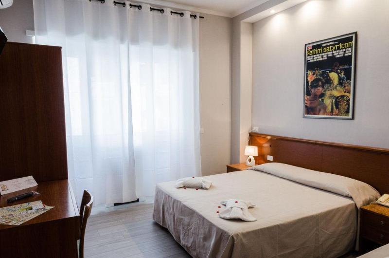 Hotel Rona 2*