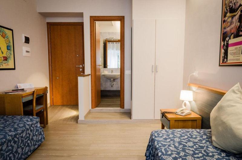 Hotel Rona 2*