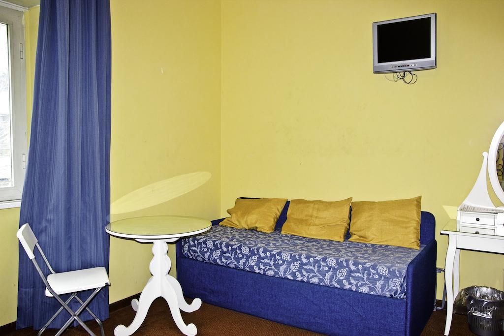 Rona Hotel
