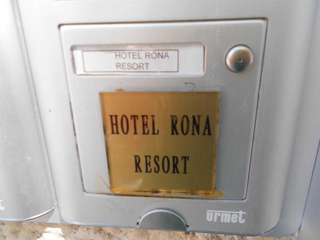 Rona Hotel 2*